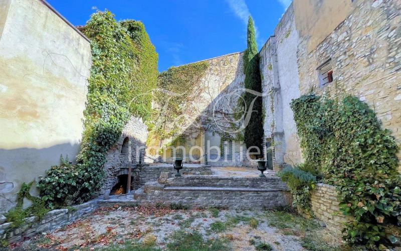 Townhouse with garden