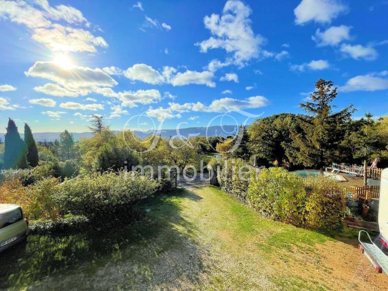 Villa in Viens facing the Luberon