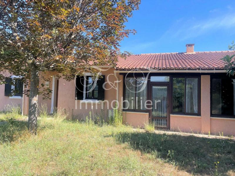 Single storey house with garden and view
