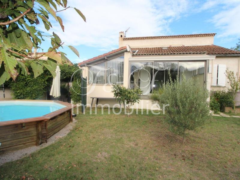 Lovely detached villa with garden and pool