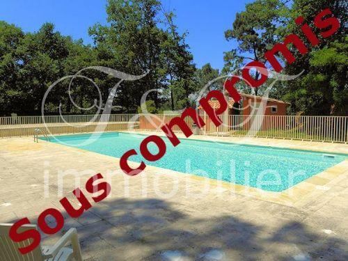 House in the ochres of Roussillon in Provence