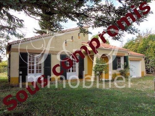 Villa with garden in the Luberon