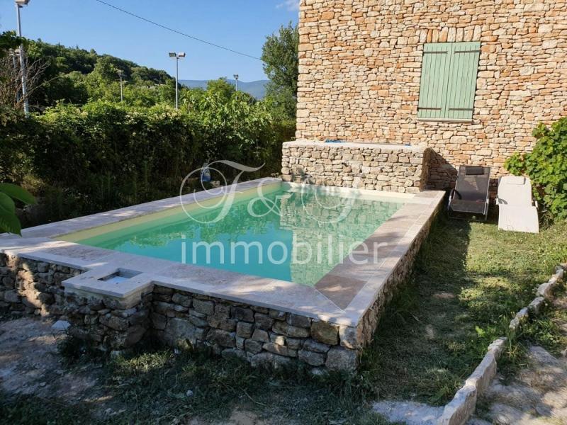 Stone house with garden and pool in Apt