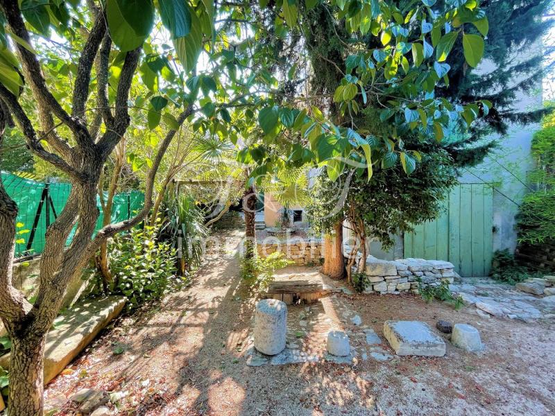 Townhouse with garden and garage