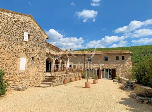 Exceptional property in the Alpes-de-Haute-Provence