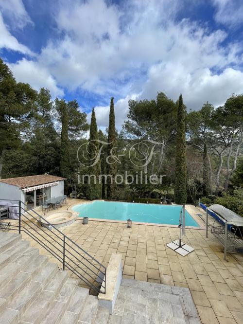 Beautiful property: peace and space