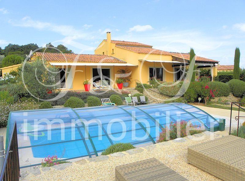 Large villa with pool in Apt in the Luberon