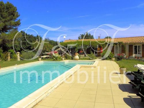 Villa with pool in Provence Luberon