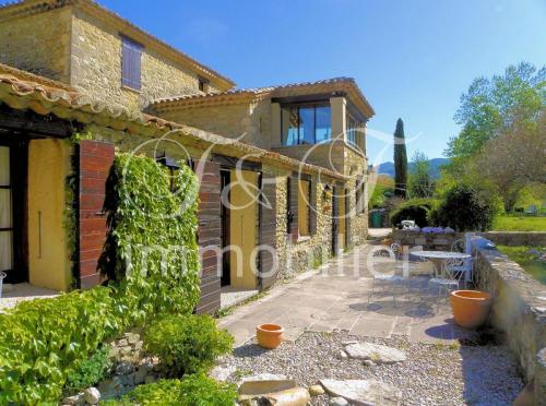 Property on 7 ha near Mont Ventoux