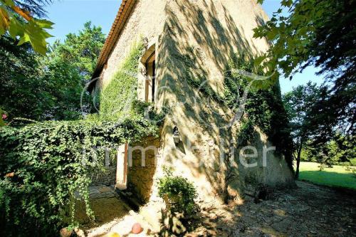 Chapel converted into a magnificent residence in Saignon in the Luberon