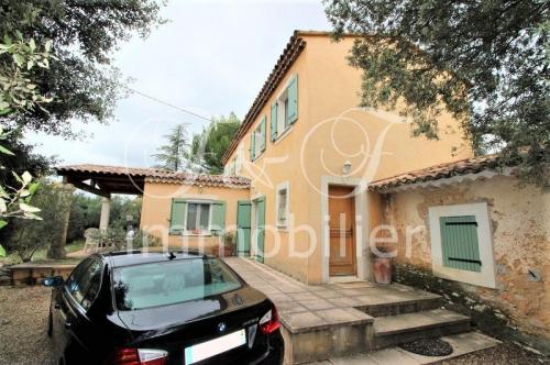 Villa near Saint-Saturnin-les-Apt