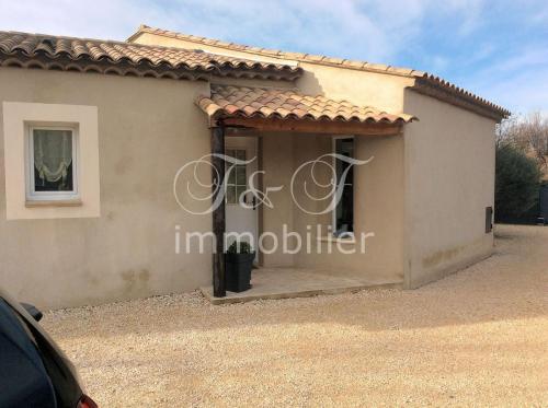 Recent villa in Gargas