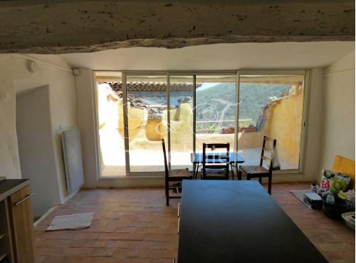 Village house with terrace in Castellet