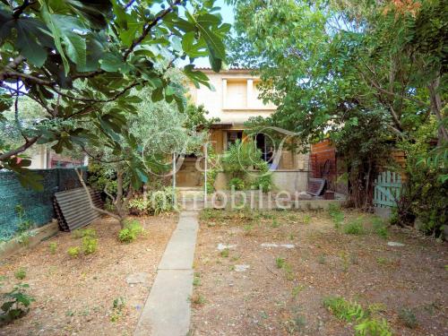 Townhouse with garden in Apt