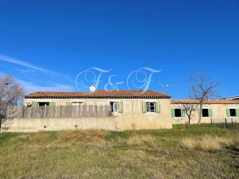 Villa de plain pied et atelier attenant