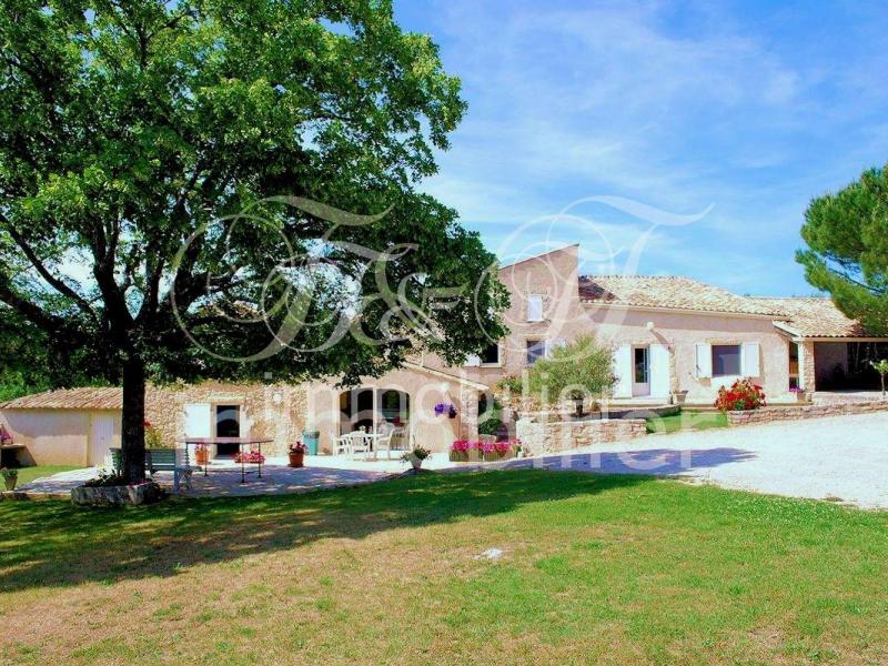 Grand mas sur 2 hectares à Simiane La Rotonde