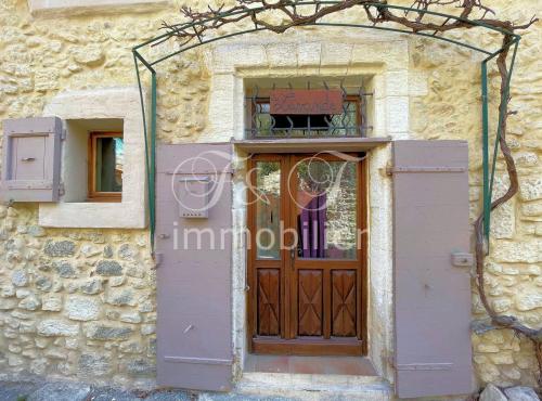 Maison de village dans les Alpes de Haute Provence