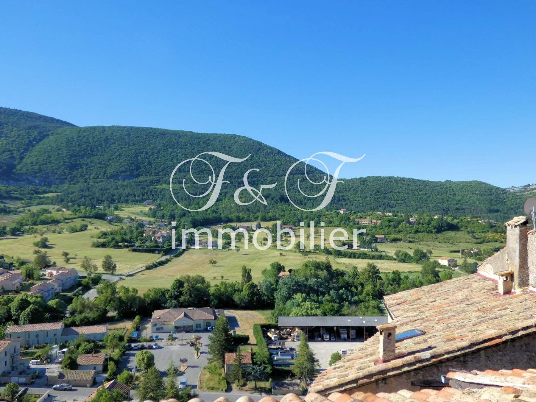 Maison au coeur du village de Montbrun les Bains