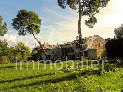 Village house with land in the Luberon