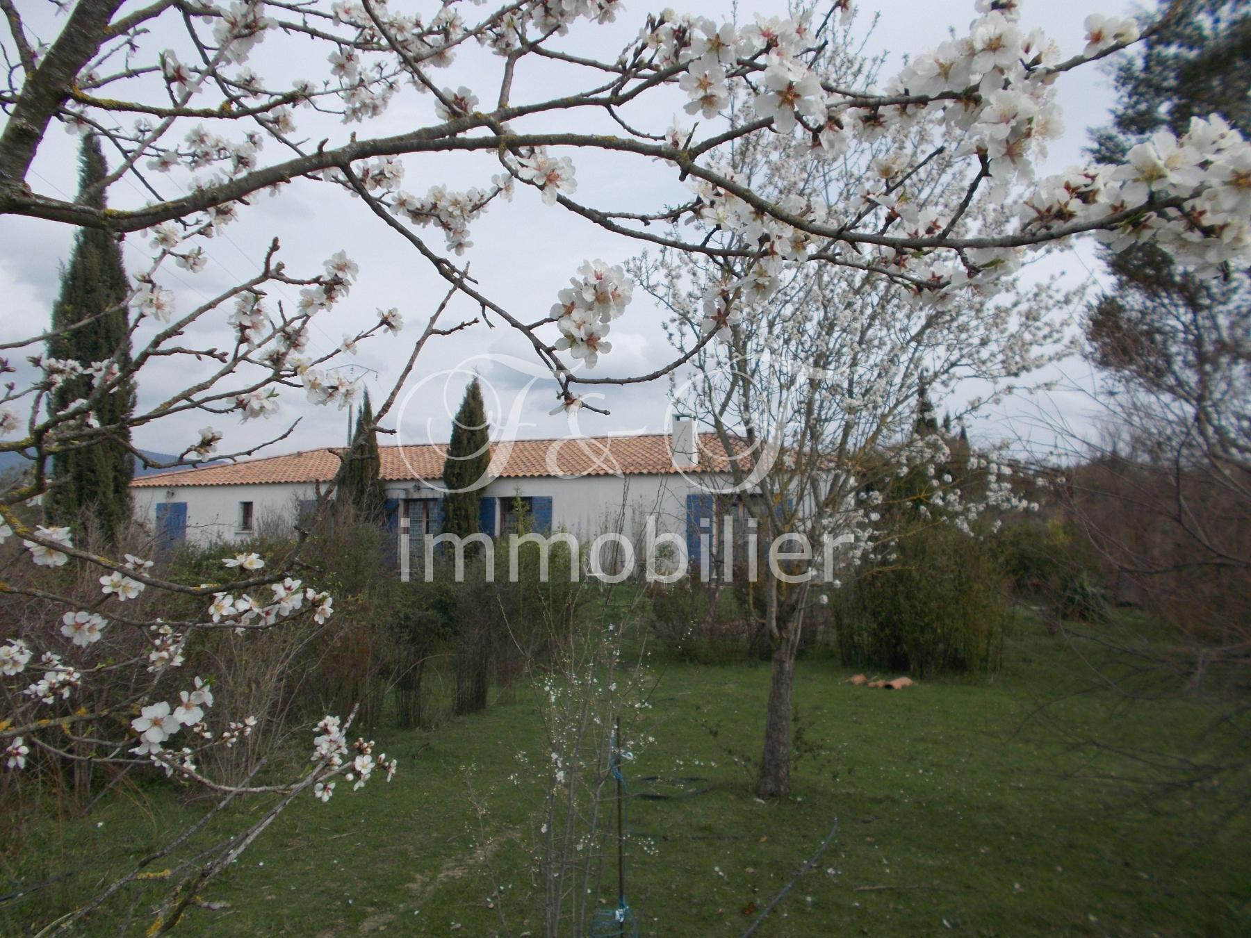 L'ISLE SUR LA SORGUE  Entre ville et campagne