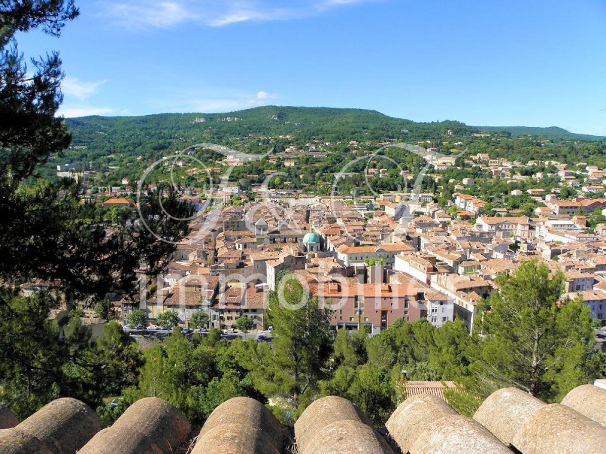 Grande villa à Apt face au Luberon