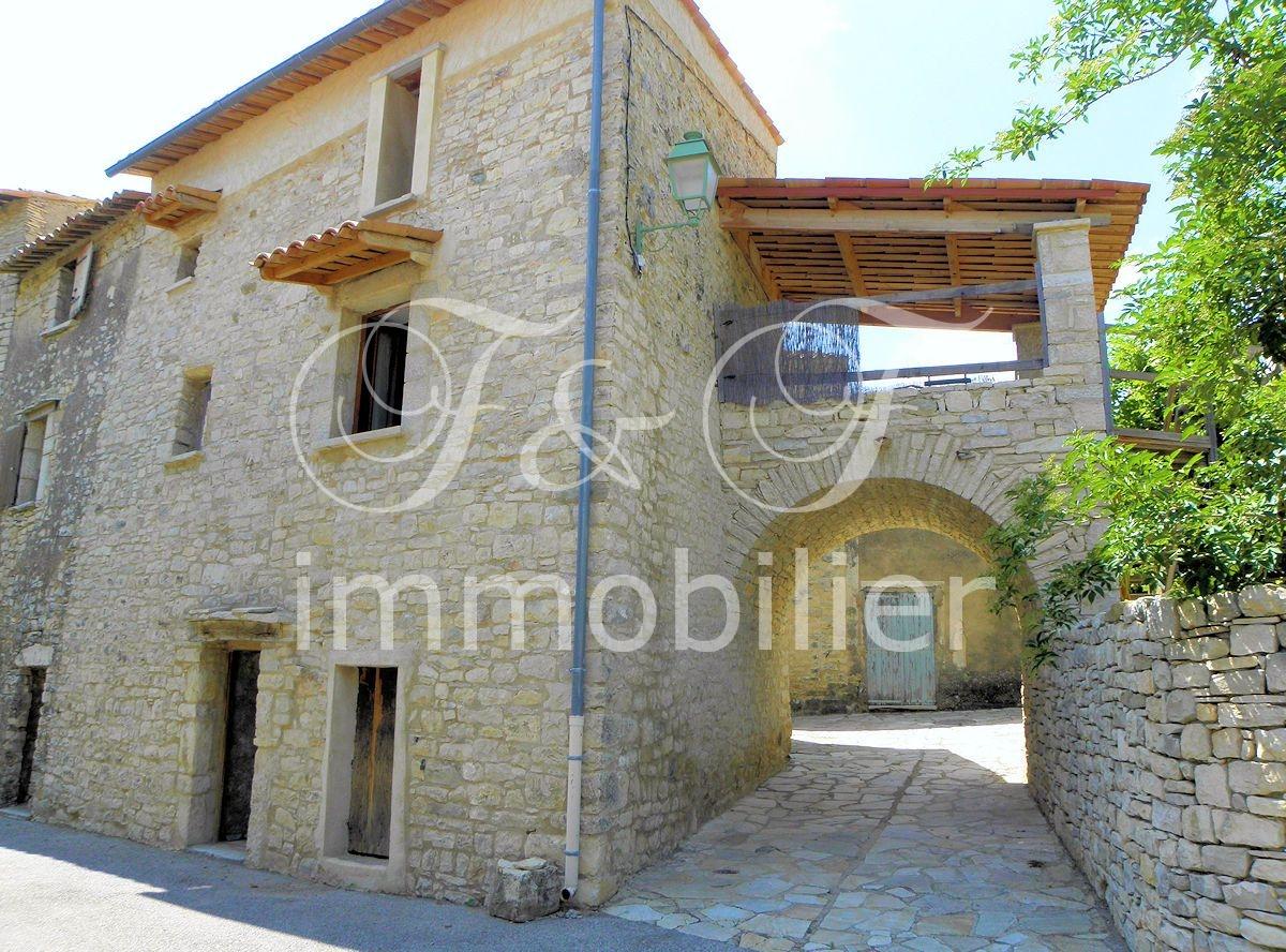 Maison de village avec jardin