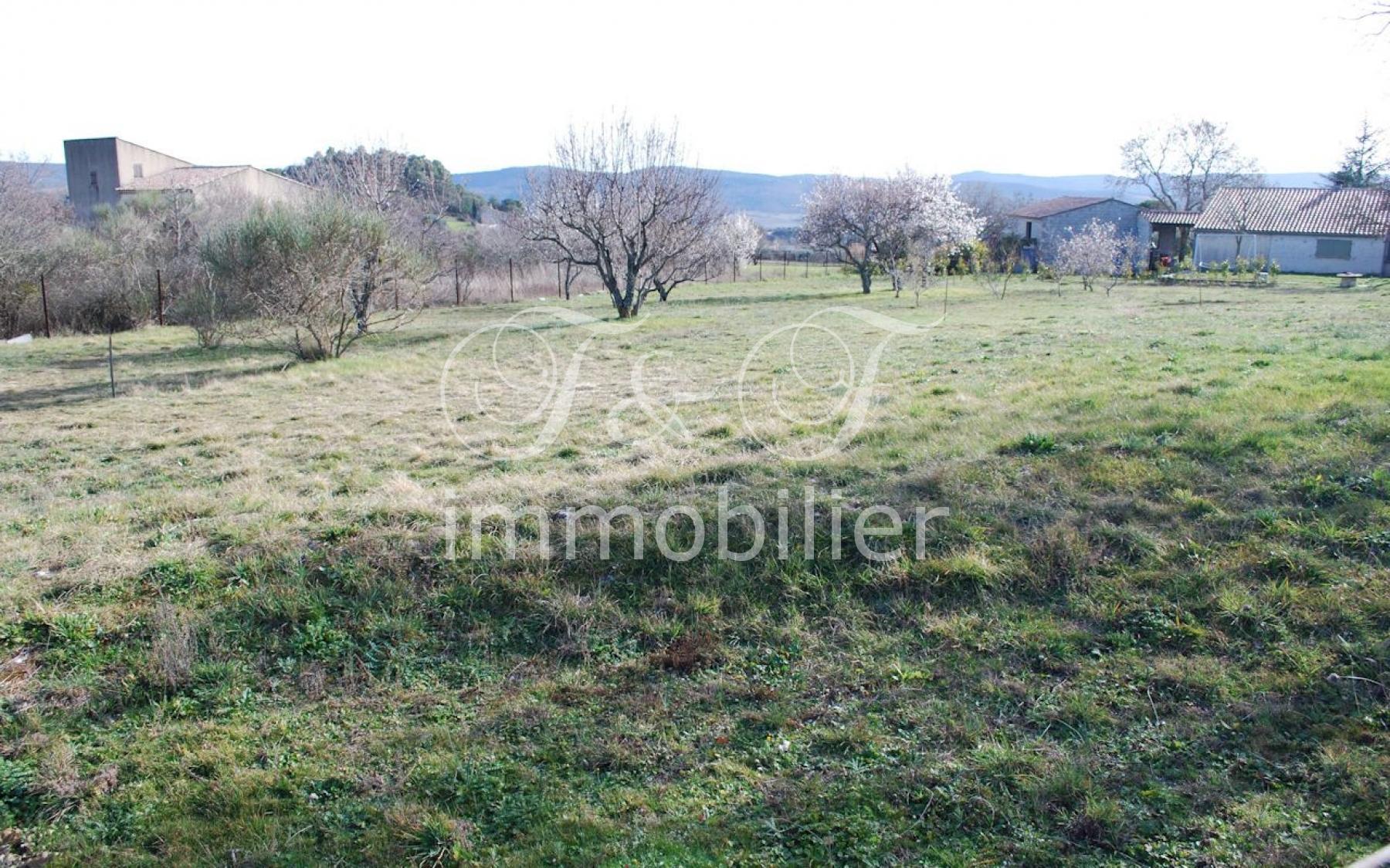 Bauland mit Blick auf den Luberon