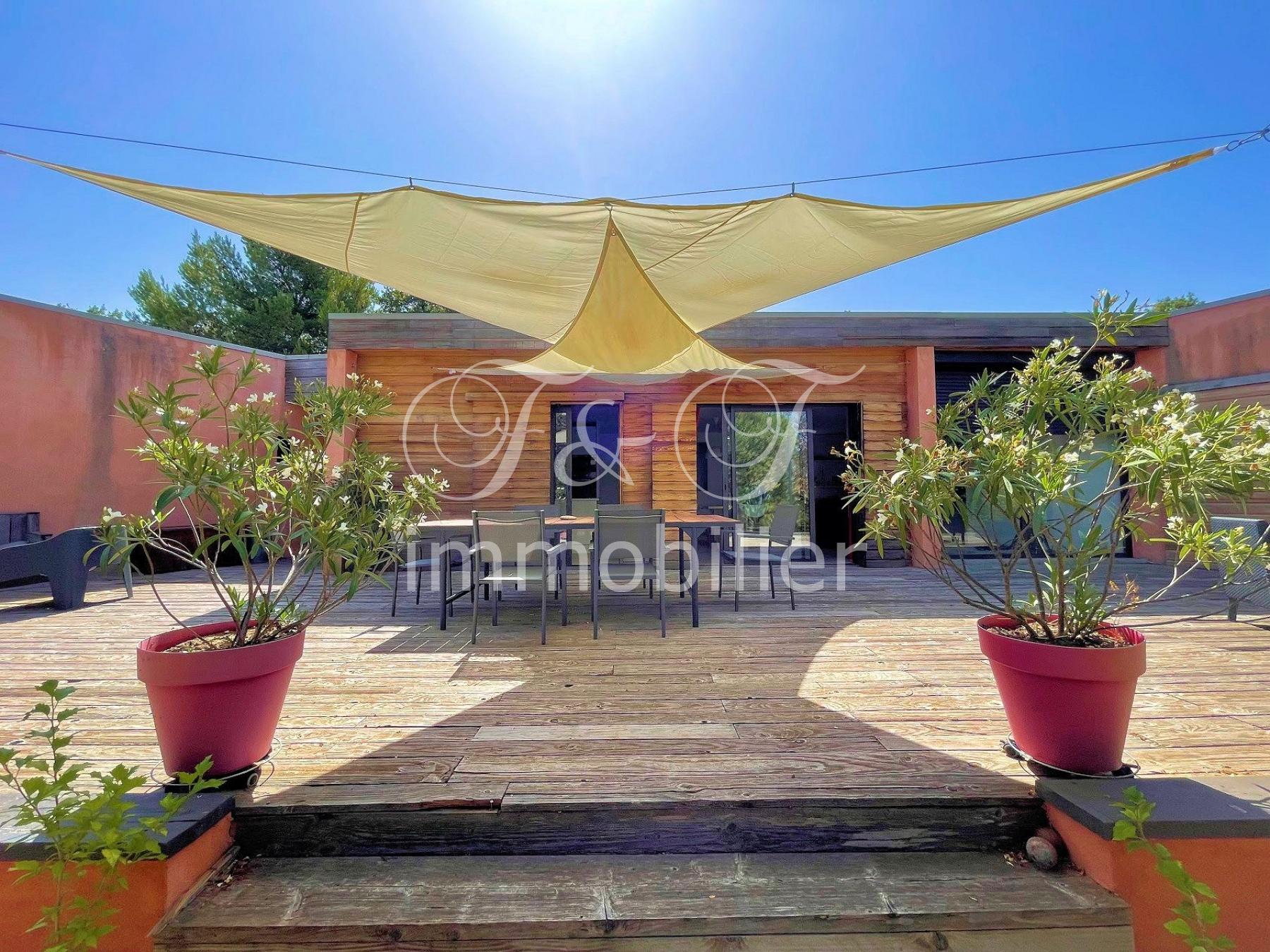Maison contemporaine avec piscine