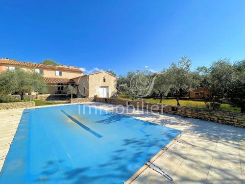 Maison avec piscine à Saint-Saturnin