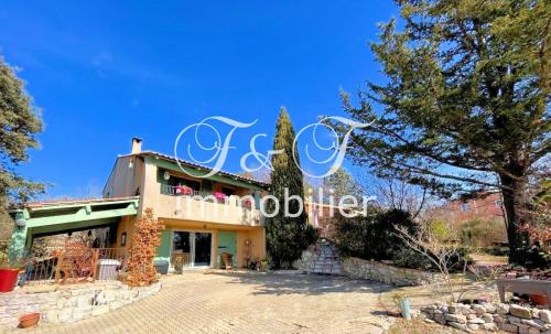 Grande villa avec piscine et vue Luberon