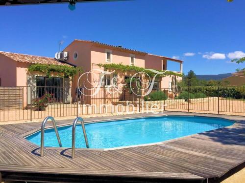 Grande maison familiale avec jardin et piscine