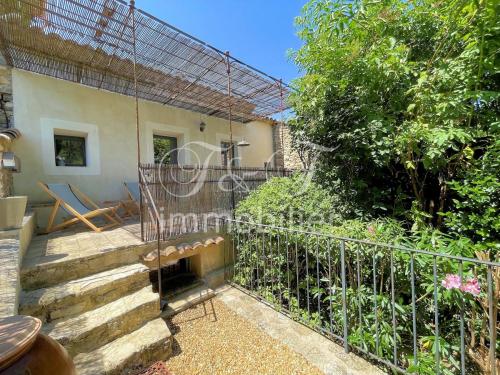 Petite maison de charme avec terrasse