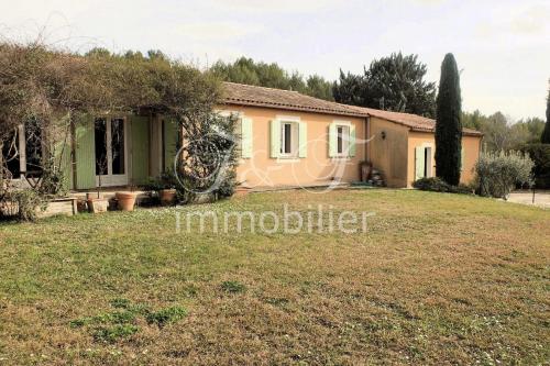 Villa avec garage et piscine