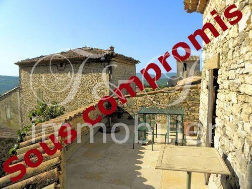 Maison de village en pierres dans le Luberon