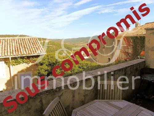 Petite maison de village avec terrasse en Luberon