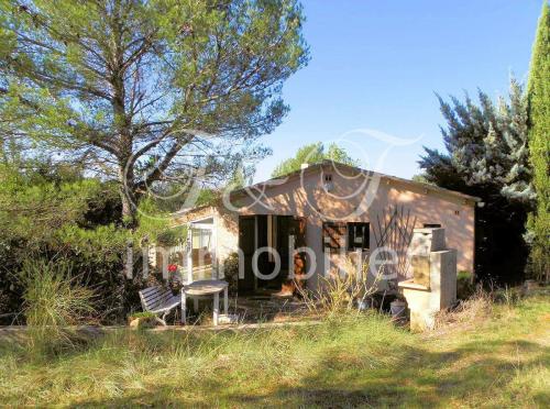 Petite maison à rénover à Bonnieux