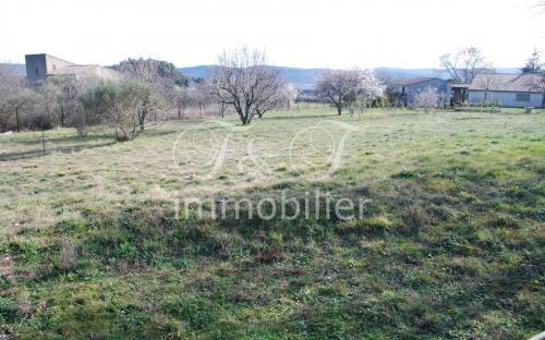 Terrain constructible face au Luberon