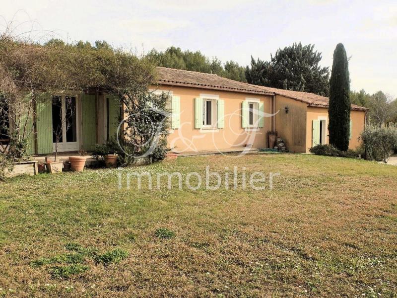 Villa met garage en zwembad