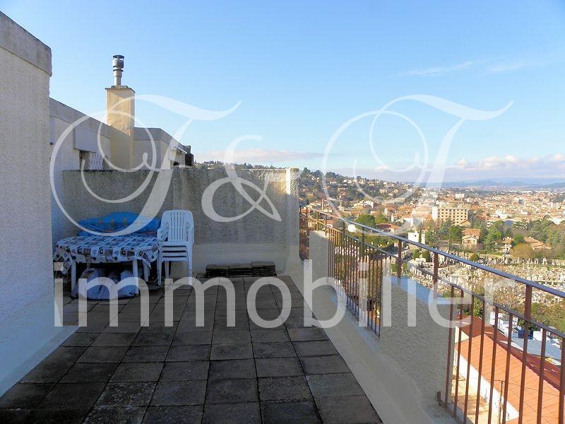 Appartement met terrassen in Apt